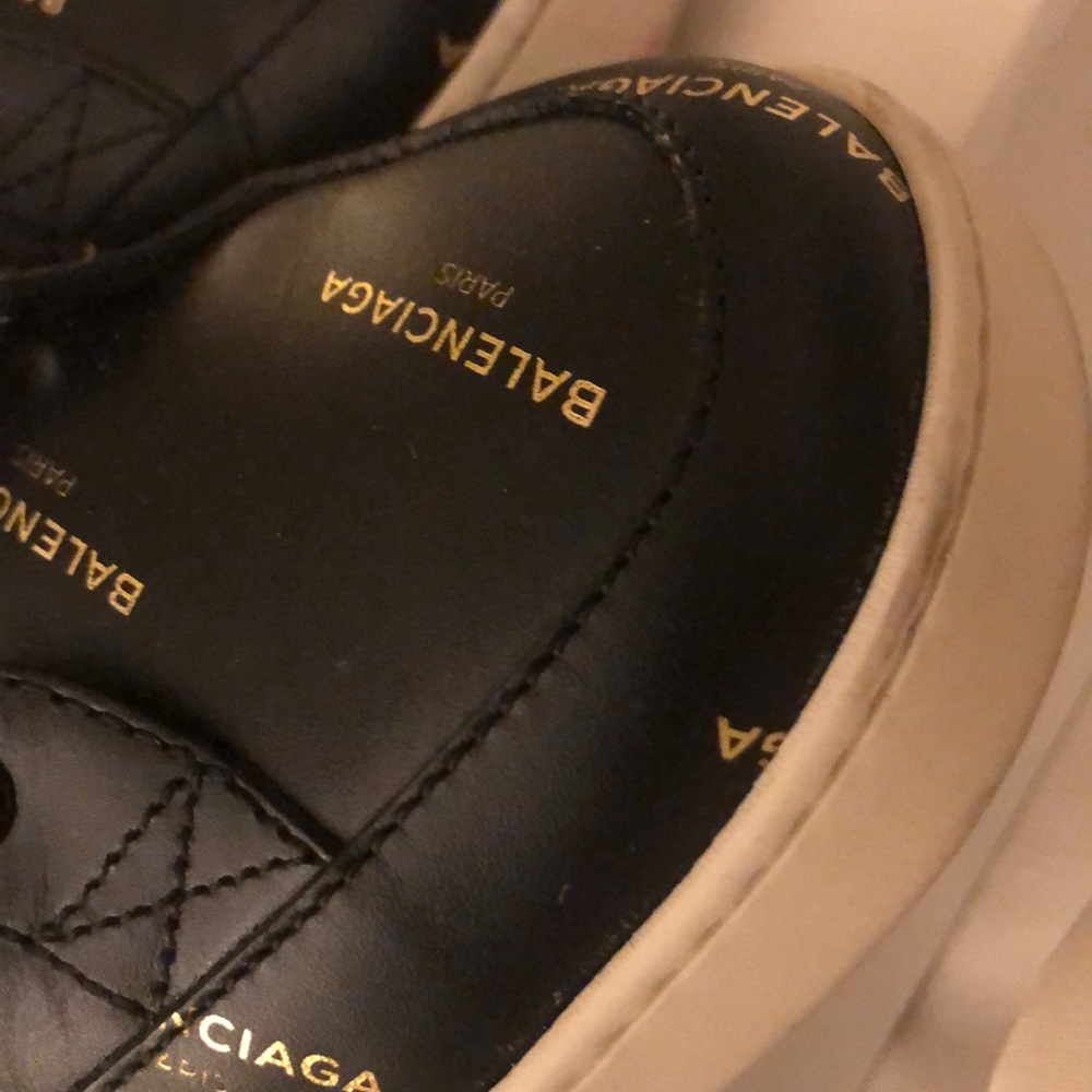 Sneaker - Picture 6 of 7